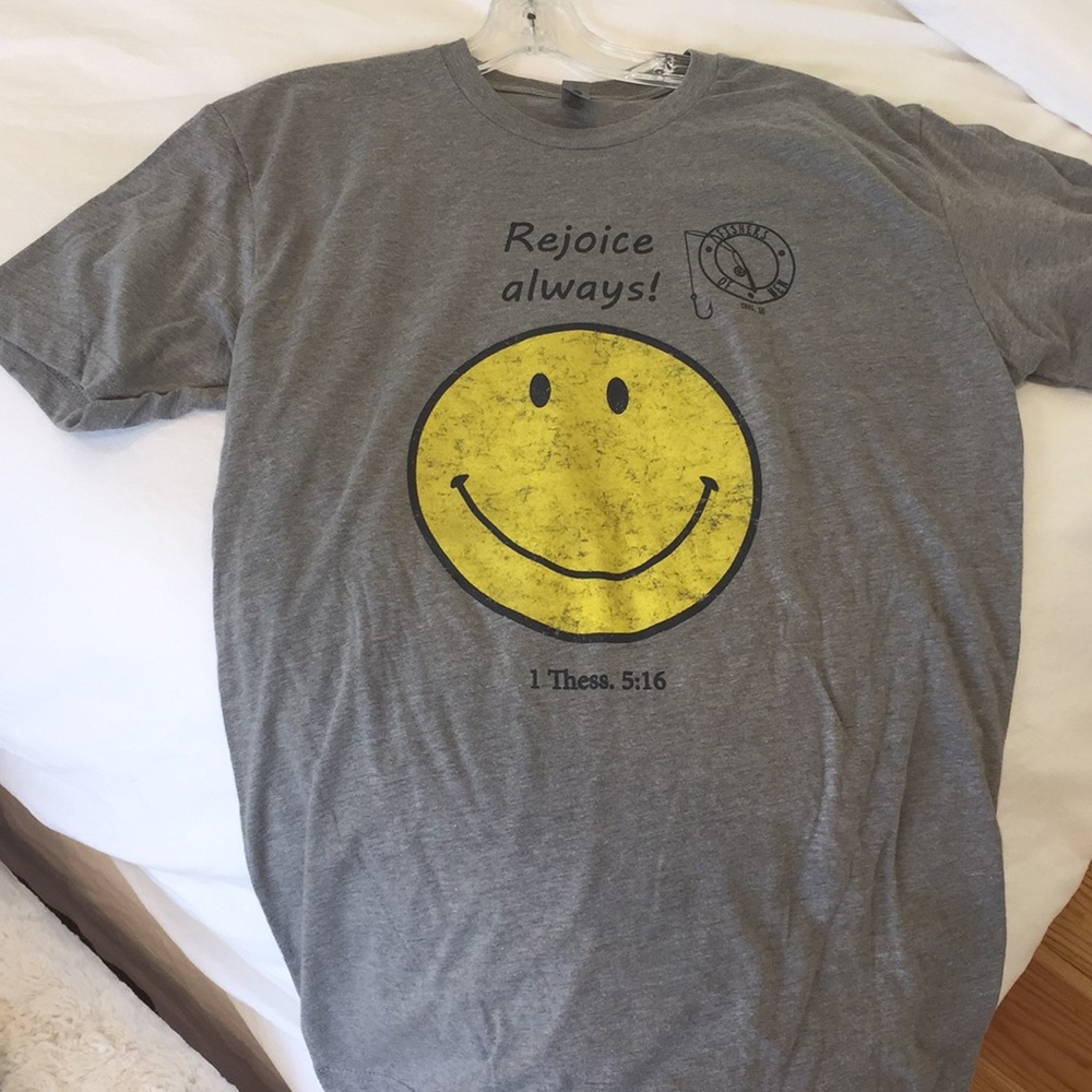 New smiley face graphic tee shirt